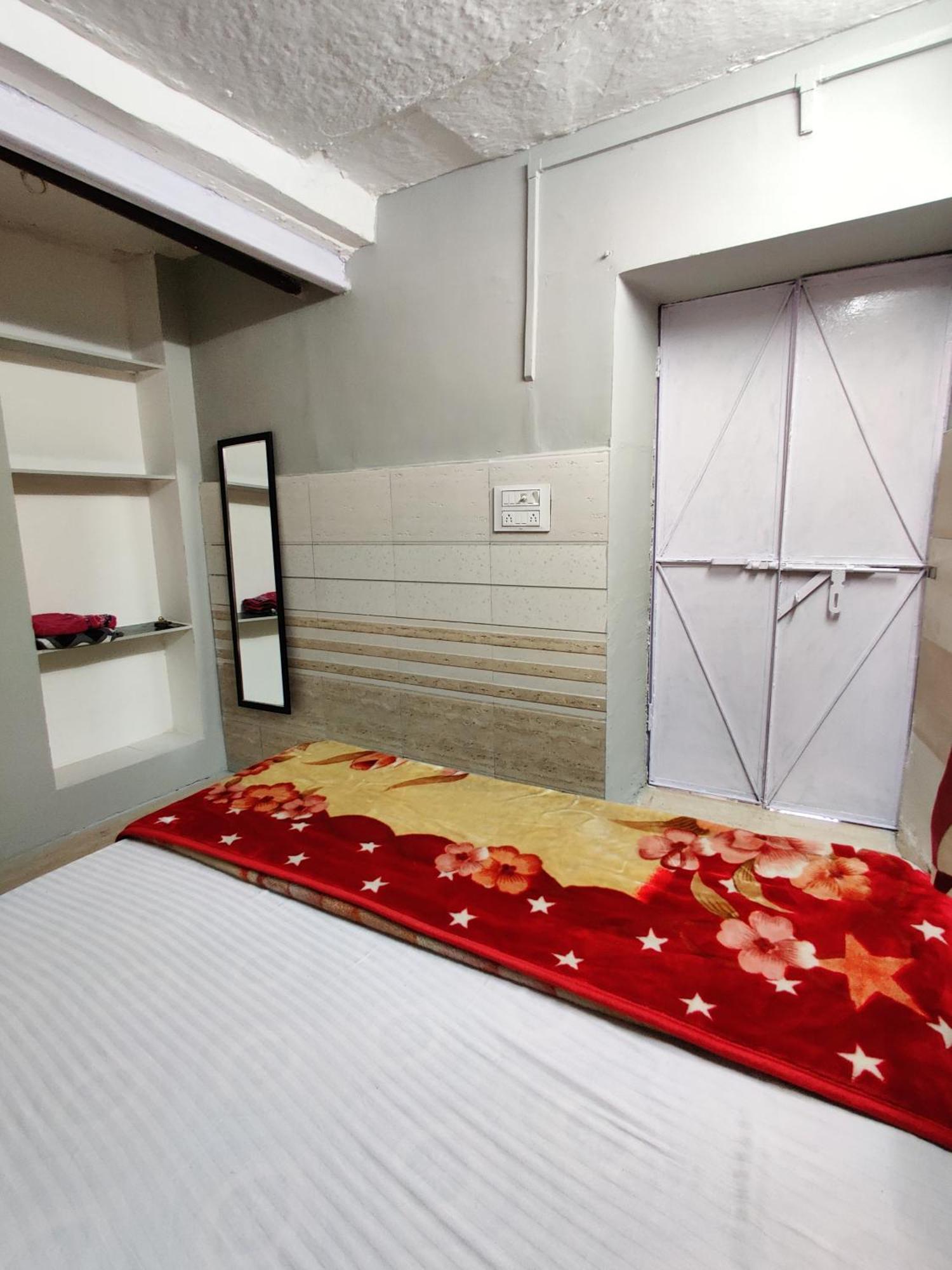Varah Square Guest House 푸쉬카르 객실 사진